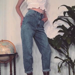 Urban Outfitters BDG High waisted Mom jeans